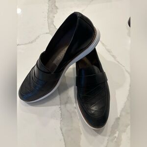 Cole haan zero grande women’s loafers, size 8